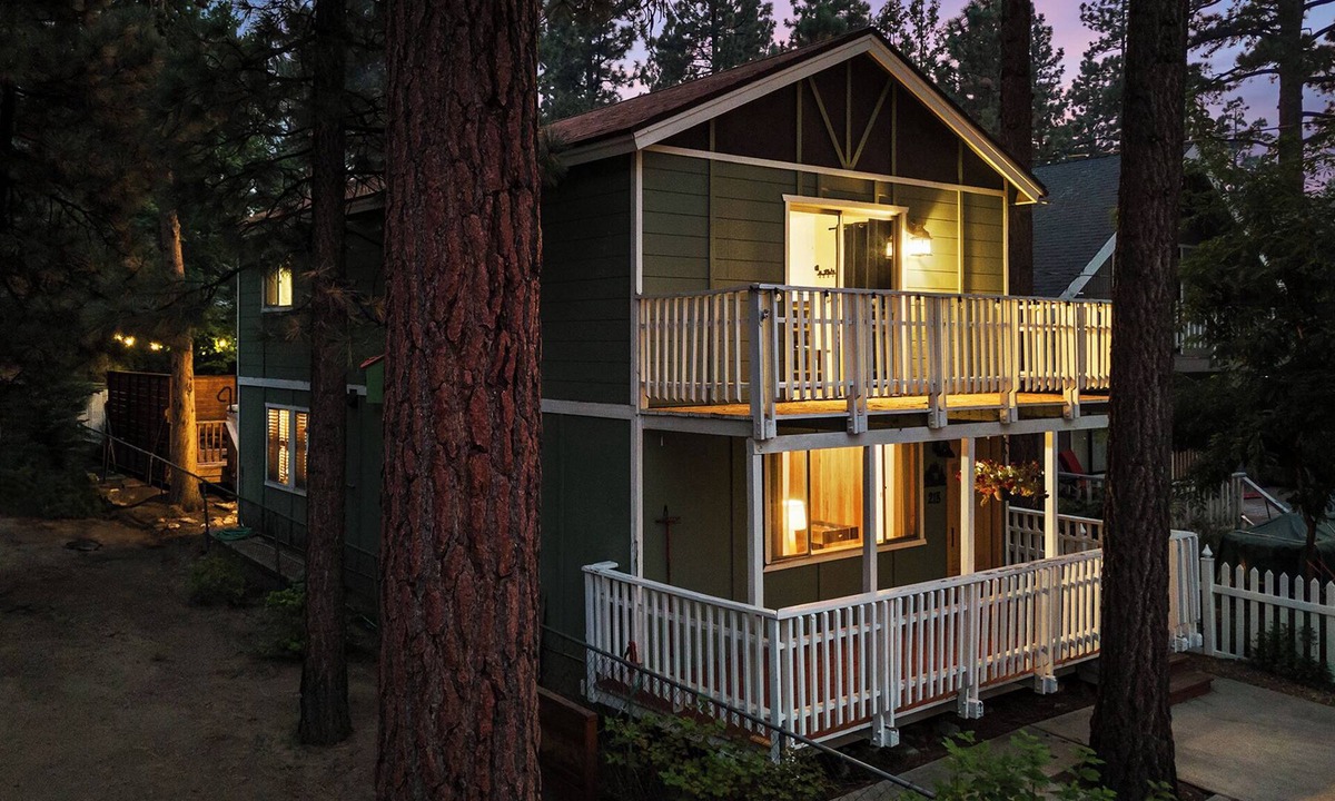 Big Bear City House | Barker Cottage: Hot Tub, Shuffleboard, Firepit
