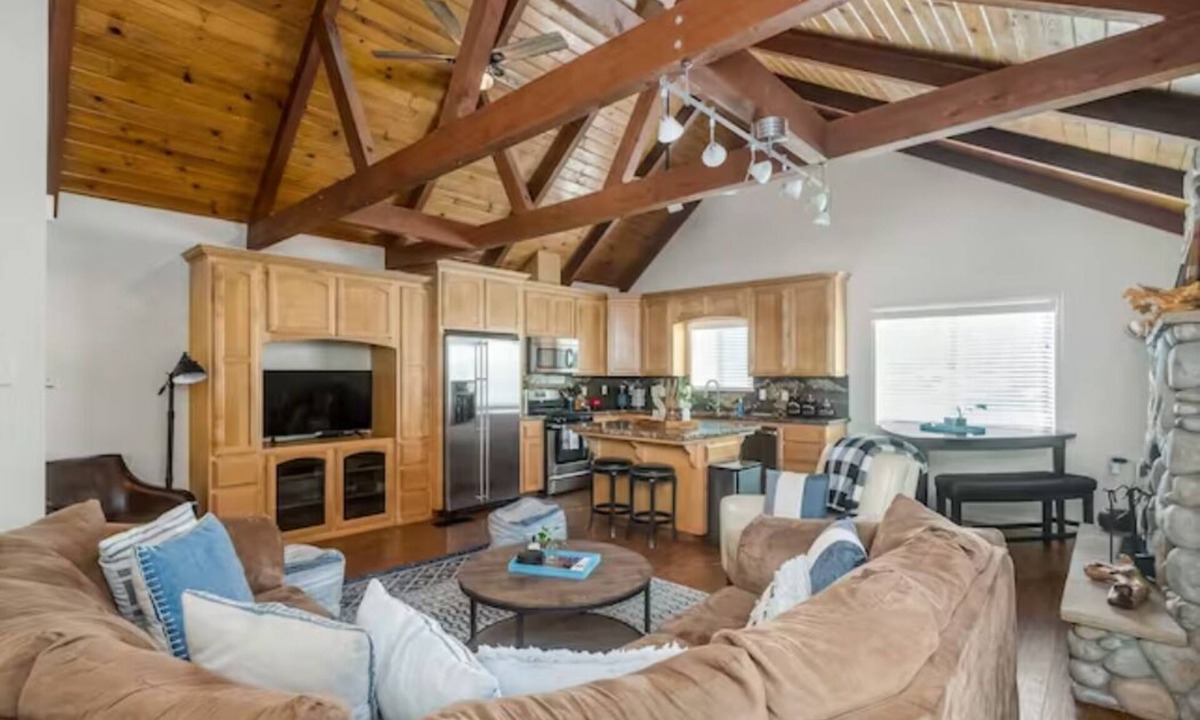 Bass Lake House | Bass Lake Cabin - Outdoor Kitchen - Marina View