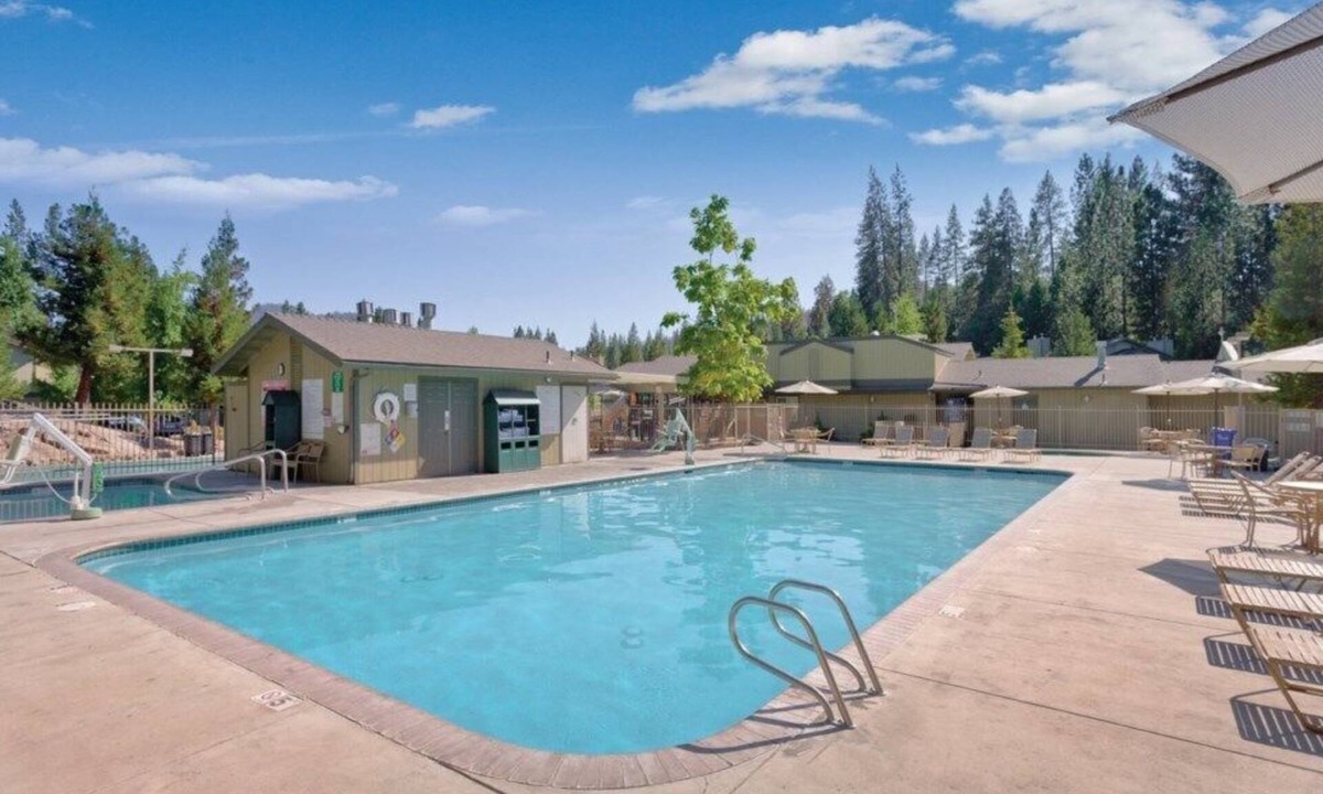 Bass Lake Resort | Bass Lake | Group Lake Getaway | Pool + Lake | 2BR