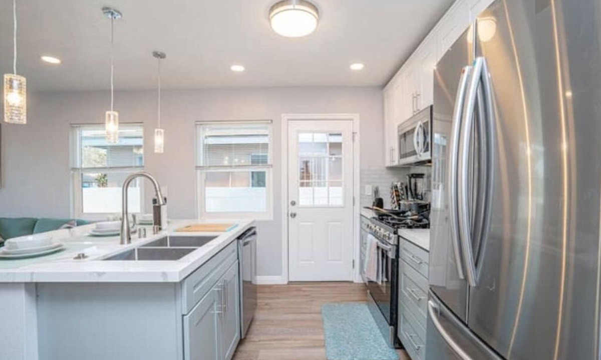 Lincoln Acres House | Bayfront Newly Remodeled Home #A