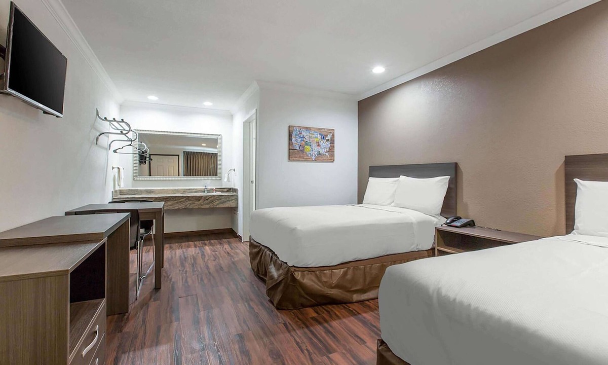Bakersfield Hotel | Baymont by Wyndham Bakersfield