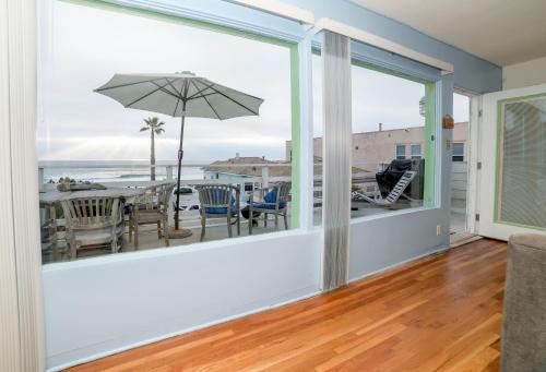 Townsite Apartment | BEACHFRONT COTTAGE UPPER UNIT
