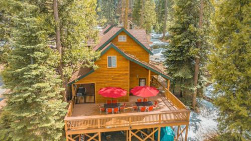 Sierra Cedars House | Bear Bottoms Family Cabin-Huge GAME ROOM
