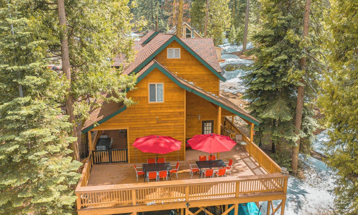 Sierra Cedars Cabin | Bear Bottoms Family Cabin-Huge GAME ROOM!