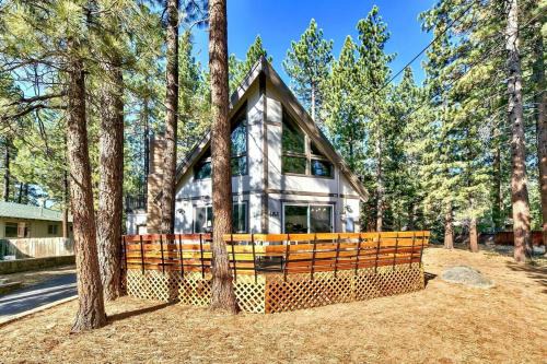 Pioneer Trail House | Bear Chalet - Snow Play - 4 Bedrooms - Foosball