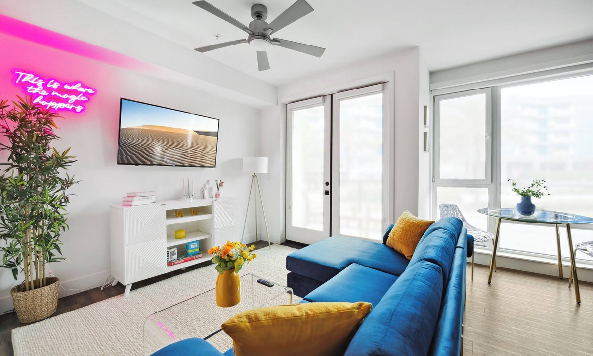 Marina del Rey Apartment | Beautiful 1-bedroom apartment in charming MdR with pool and free parking