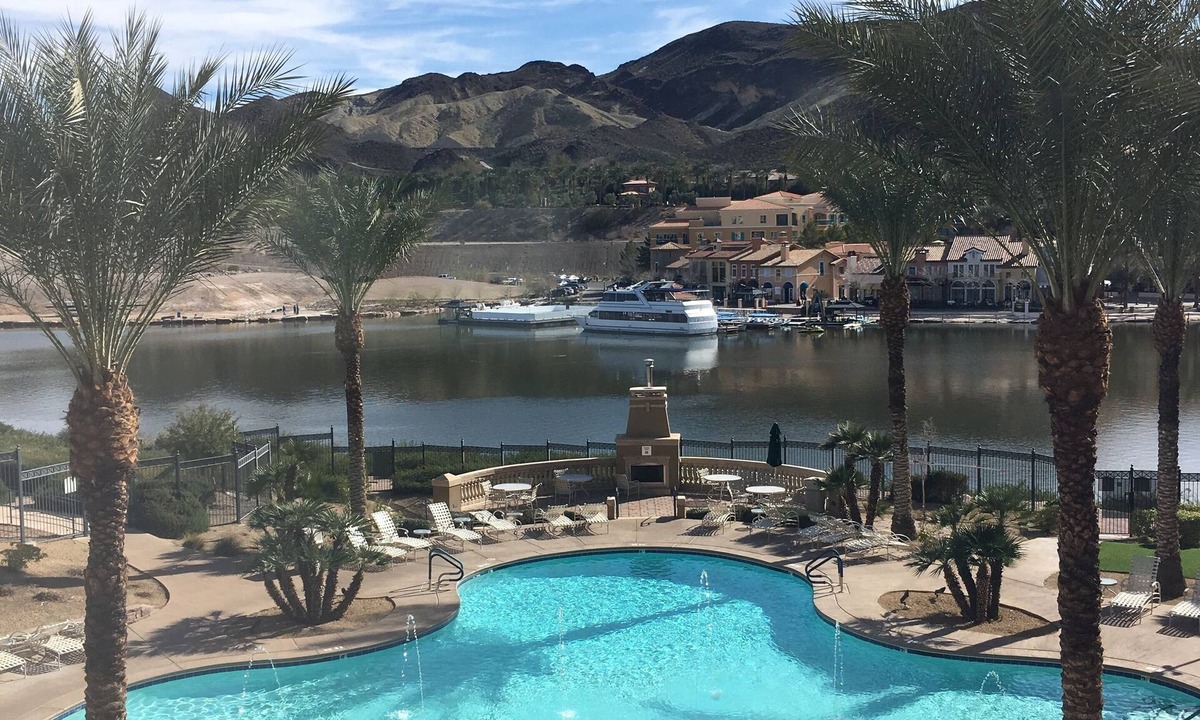 Lake Las Vegas Condo | Beautiful Lake Las Vegas 2 bedrm 2 bath Condo on the Lake !