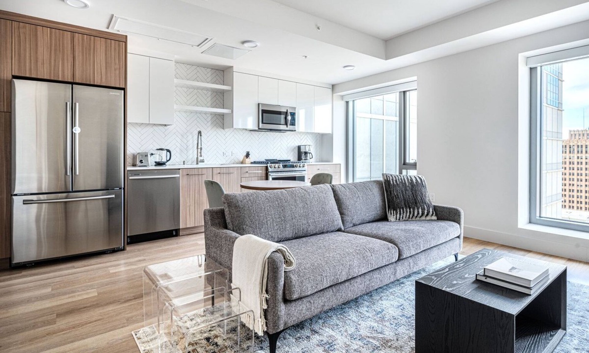 Downtown Oakland Apartment | Beautiful Oakland 1BR w/AC, W/D, Sky Deck, next to BART, by Blueground