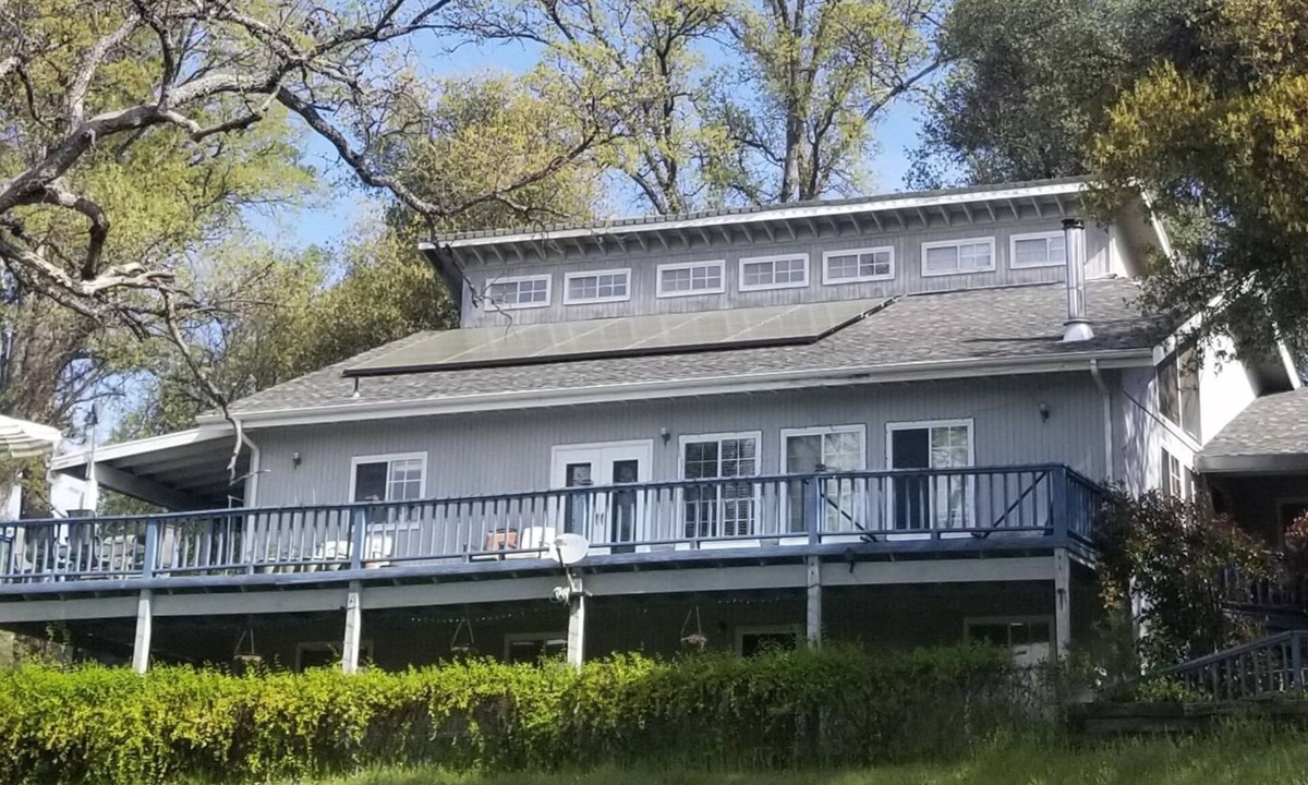 Oakhurst Cottage | Beautiful Pet-Friendly Spacious Lodge near Yosemite & Lakes 9 Rooms/6BR/12 Beds