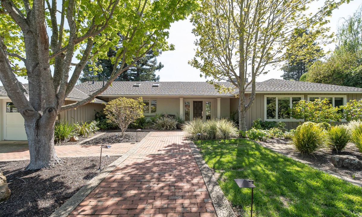 Country Club House | Beautiful, quiet, and modern home with a pool in sunny San Rafael