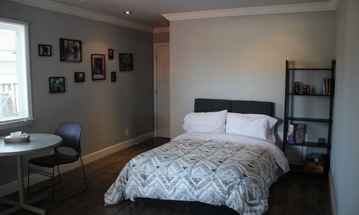 Redwood City Apartment | Beautiful quiet studio in the heart of Silicon Valley
