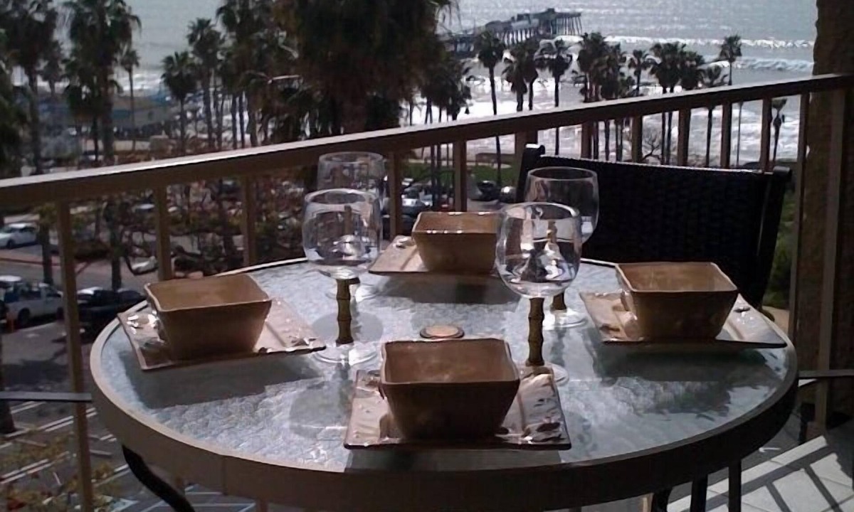 San Clemente Condo | Beautiful White Water Views-Steps to beach,pier,shopping,PierBowlGem!
