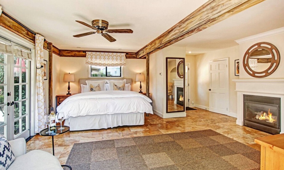 Sonoma House | Bella @ Bungalows 313 - Half a block off the Historic Sonoma Plaza