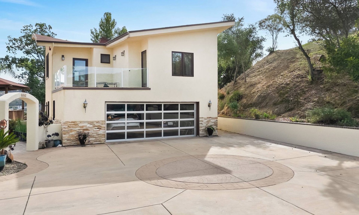 Alpine House | Beso De Cielo: 360 views, heated pool, 30 min to beaches. Custom made abode.