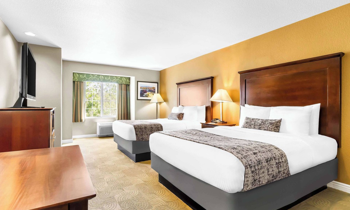 California City Hotel | Best Western California City Inn & Suites