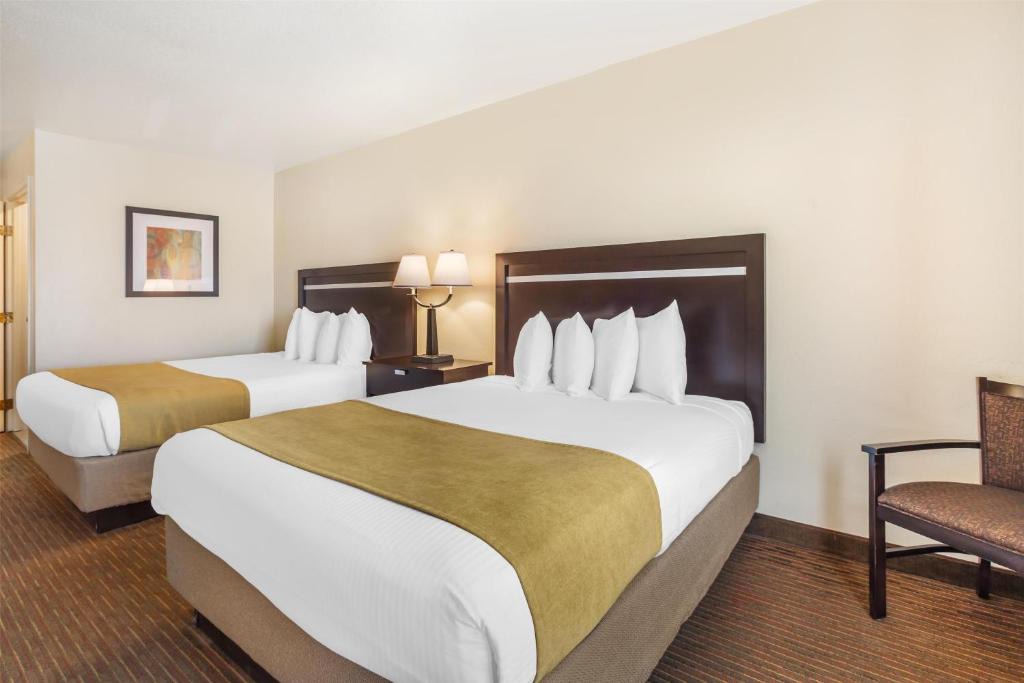 Tracy Hotel | Best Western Luxury Inn