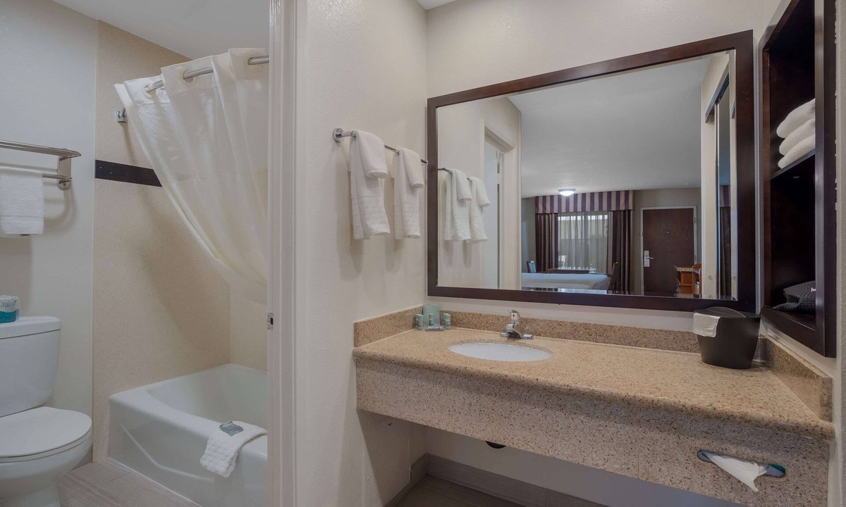 Norwalk Hotel | Best Western Norwalk Inn