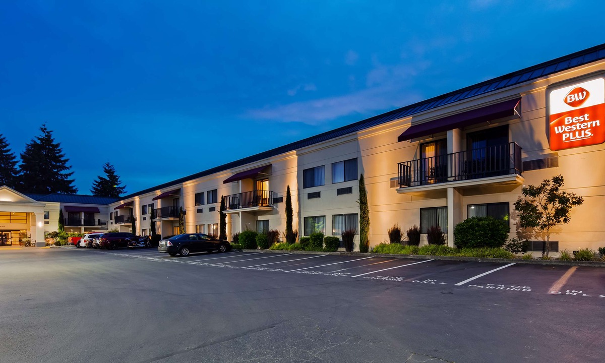 Kent Hotel | Best Western Plus Plaza by The Green