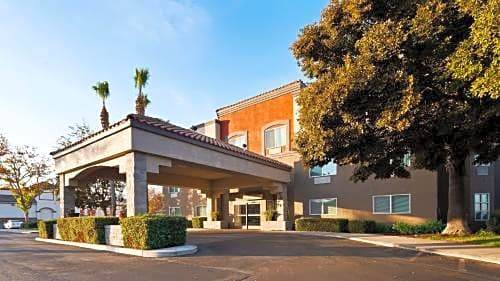 Patterson Hotel | Best Western Plus Villa Del Lago Inn