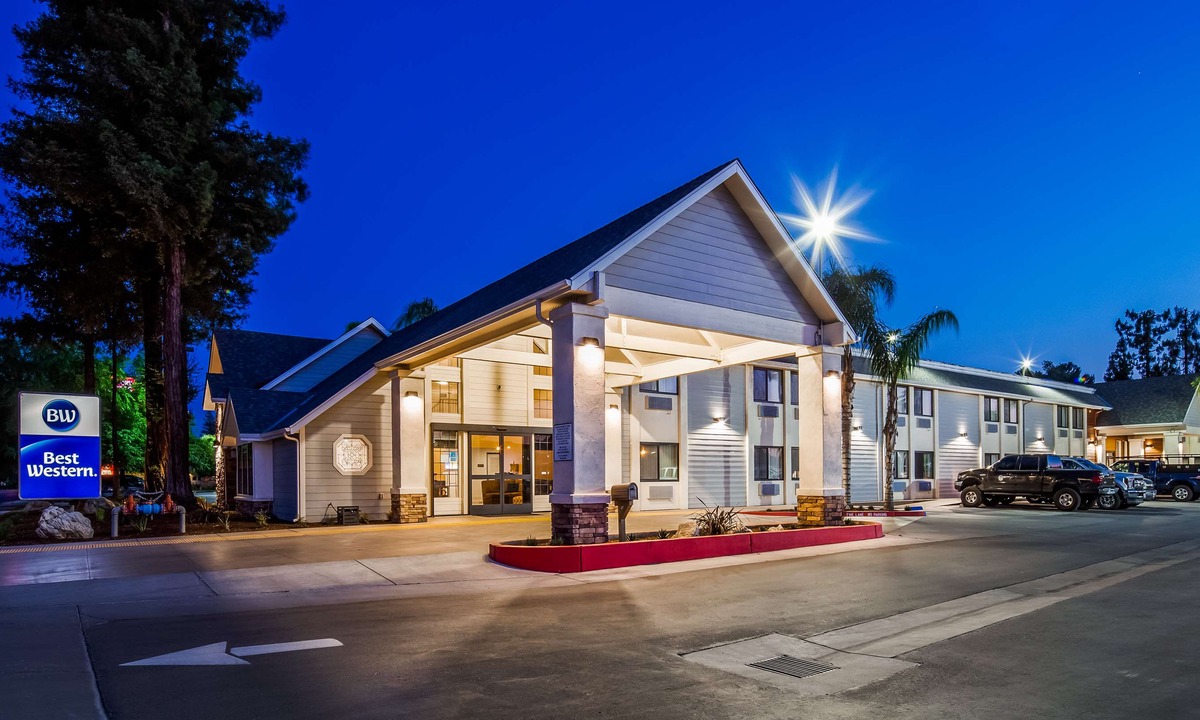 Tulare Hotel | Best Western Town & Country Lodge