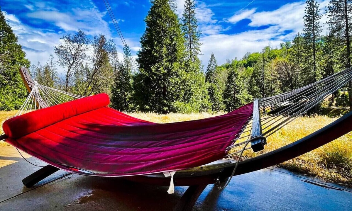North Fork House | Bigfoot Suite - Dog Friendly - Sleeps 4