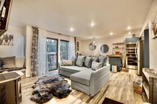 Majestic Pines Apartment | Bigwood 5