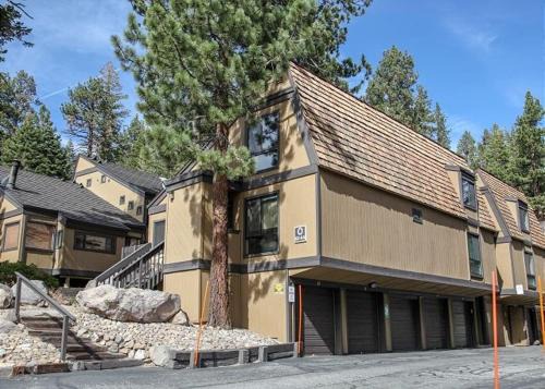 Majestic Pines Apartment | Bigwood Condo