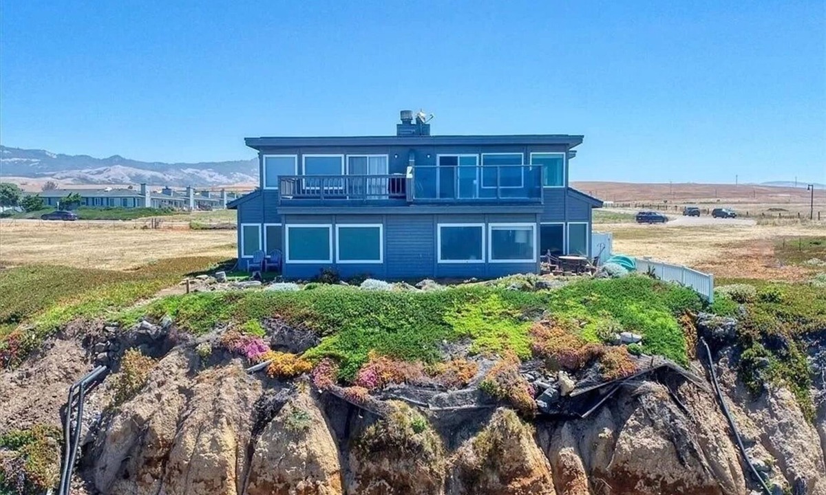 San Simeon Condo | Blue Haven-Oceanfront Stay Near Cambria & Beaches