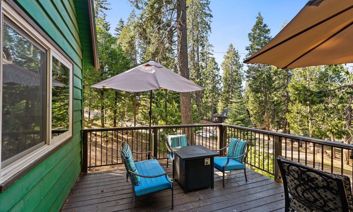 Sierra Cedars Cabin | Blue Meadow-Family, Pet Friendly & near the lake!