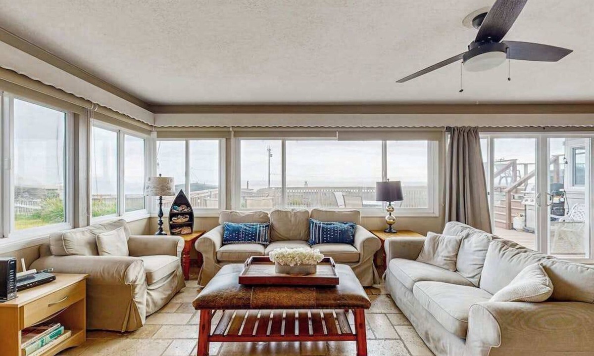 Bodega Bay House | Bodega Bay Dog-Friendly Oceanview Cottage with Hot Tub