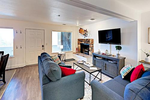 Tahoe Village Apartment | Boulder Condo N