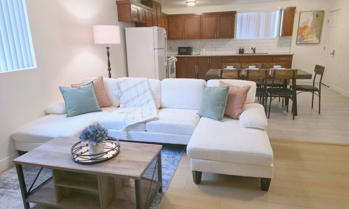 Los Angeles Apartment | Brand New 6BR Near USC & DTLA Perfect for Groups