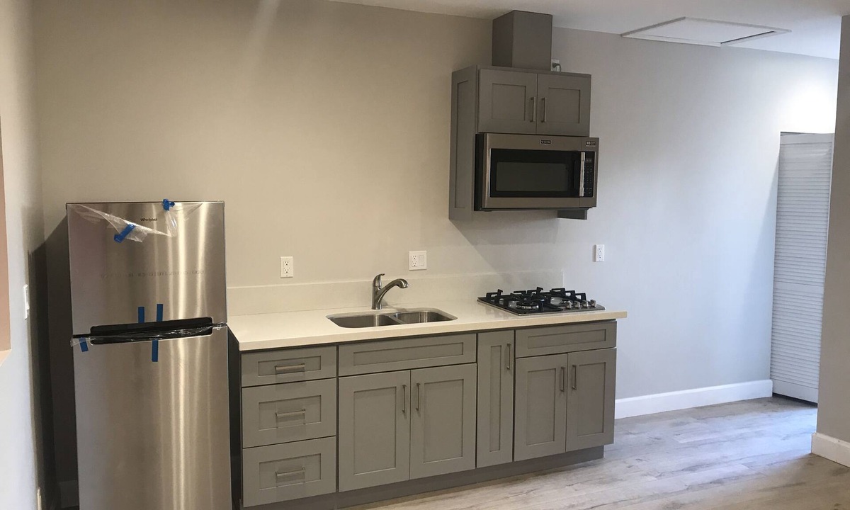 Canoga Park Apartment | Brand new luxury guest suit Including laundry room