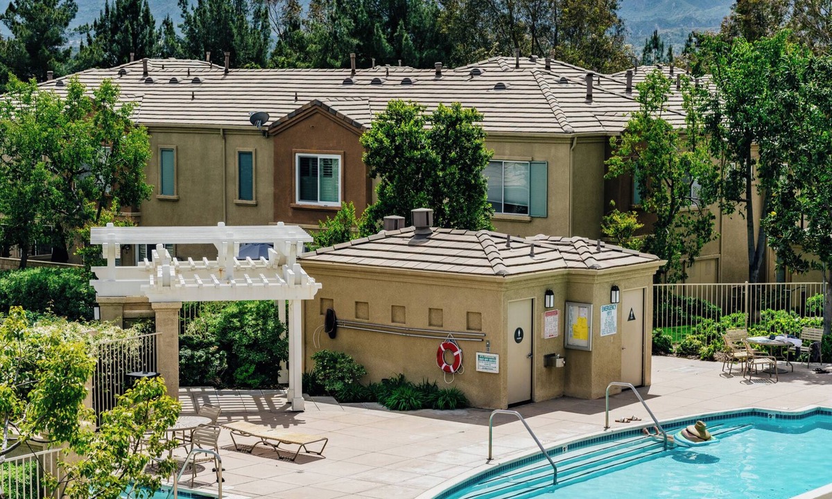 Valencia House | Bright 2 BR + 2 BA Valencia Townhouse + Pool & Spa