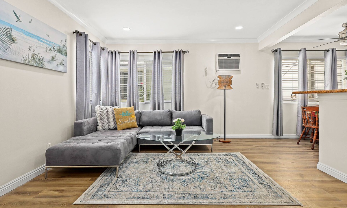 Alhambra Apartment | Bright&Cozy Getaway 10min to Downtown LA