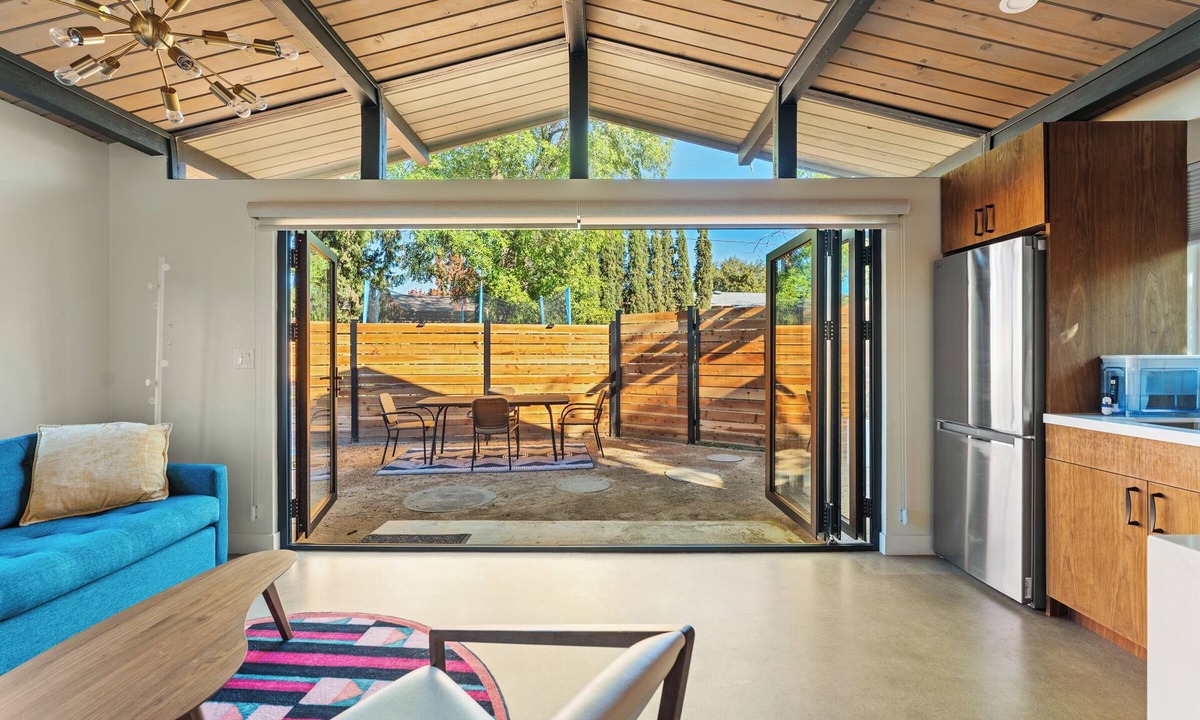 Claremont Cottage | Bright, Modern 1BR ADU in Claremont with Seamless Indoor-Outdoor Living