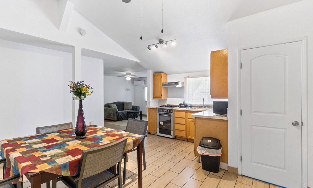 Santa Ana House | Budget Stay Casita