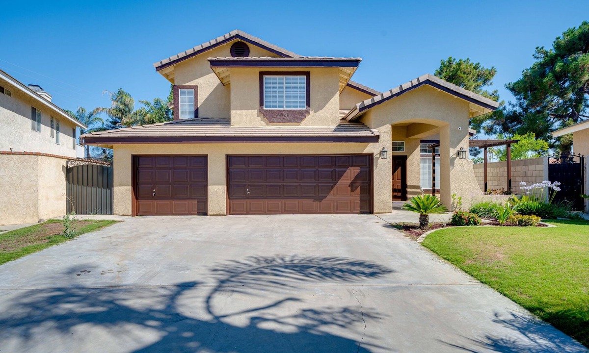 Southern Oaks House | Business Travelers & Families