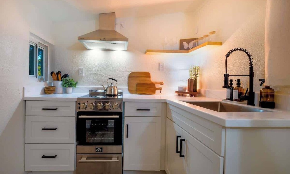 Danville Apartment | Butterfly Haus Walk to Downtown Danville