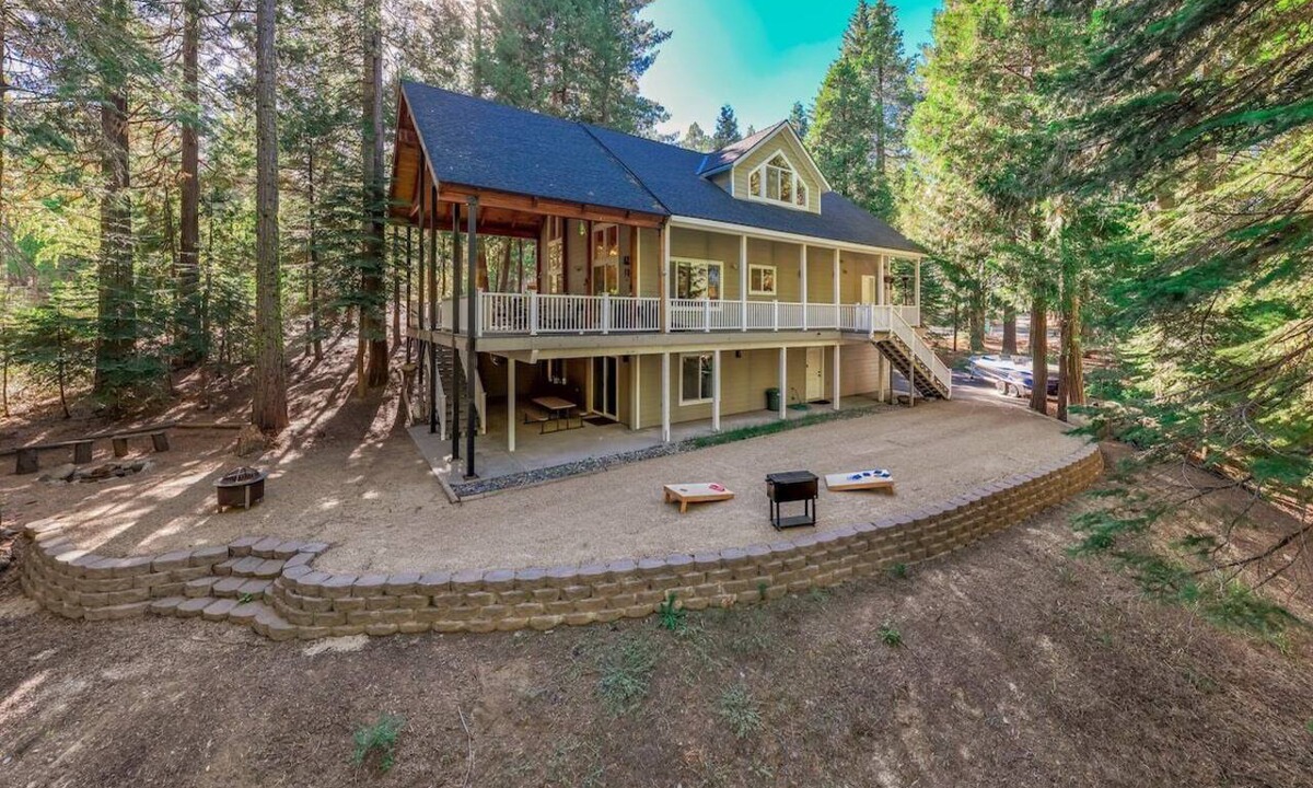 Dogwood Mountain Cabin | Cabin at the Creek ~ Family Fun Starts Here!
