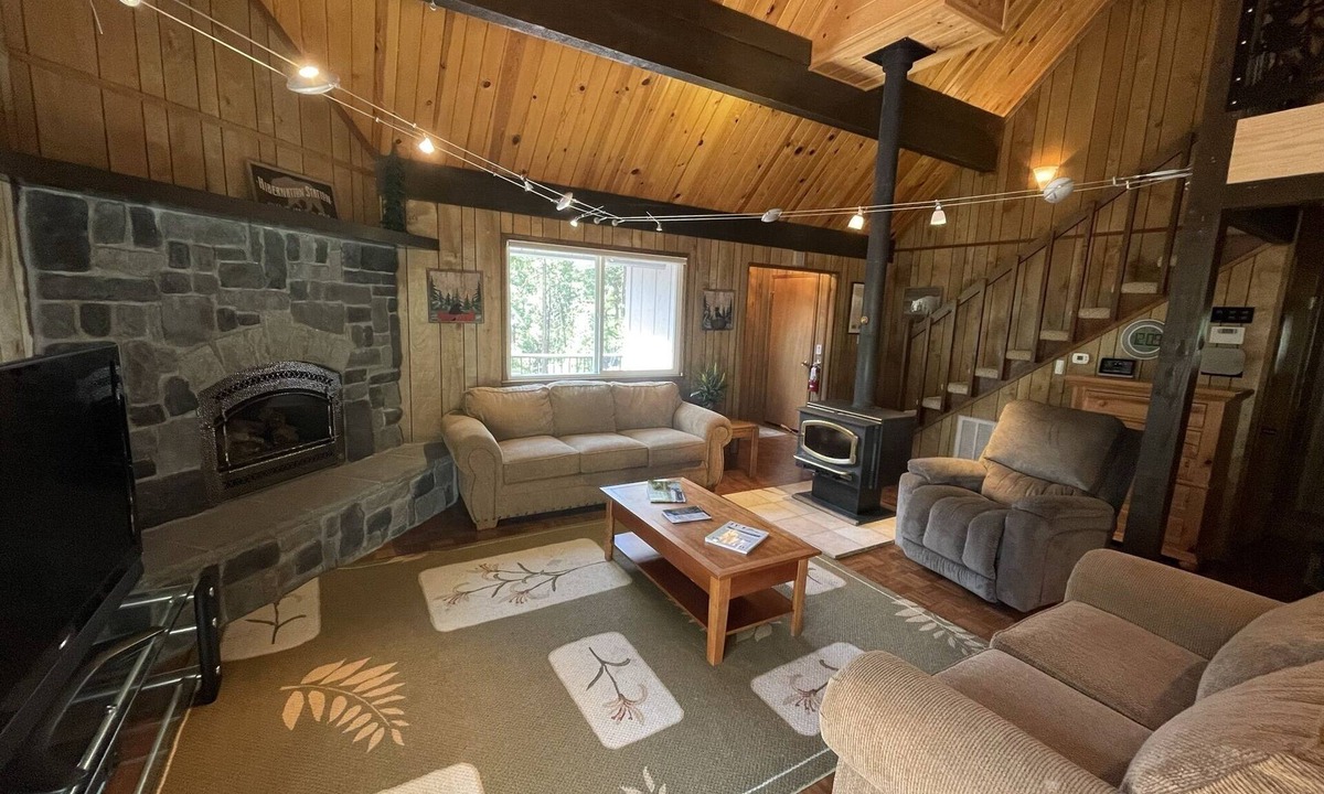 Long Barn Cabin | Cabin in the woods near Pinecrest Lake and Dodge Ridge Ski Resort