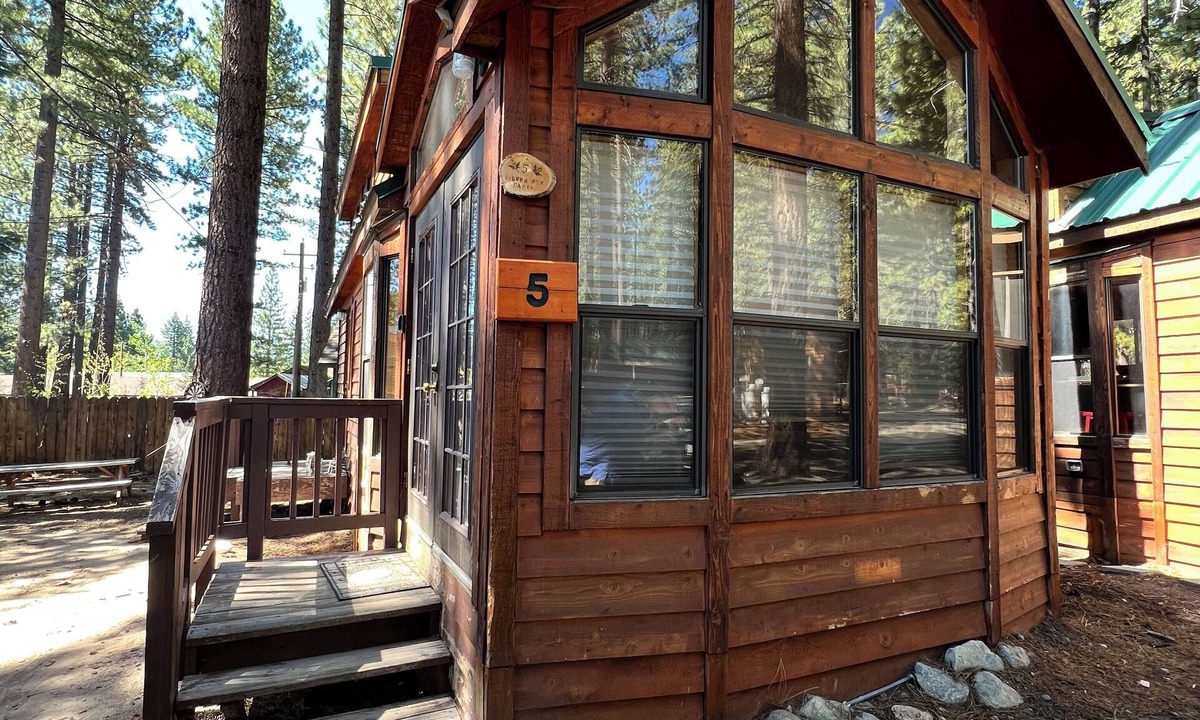 Tahoe Valley Cabin | Cabin w/Loft in South Lake Tahoe - 15 Mins from Skiing, Stateline & Emerald Bay