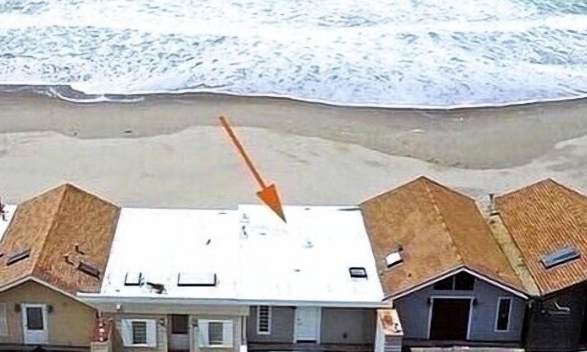 La Selva Beach House | California Dreamin'-BEACHFRONT 3BR 2.5BA 3-Level Townhome w/Direct Beach Access!