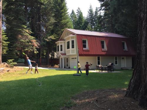 Fish Camp House | Carriage House at Yosemite