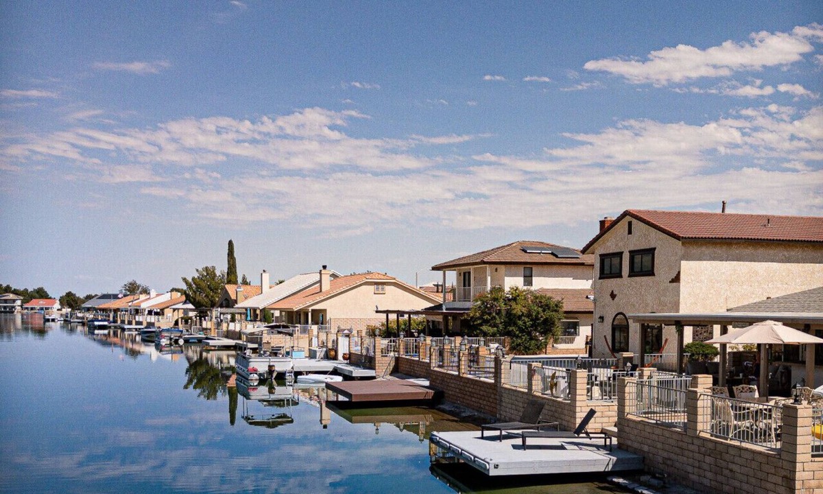 Silver Lakes Country Club Apartment | Casa Del Lago + Private Boat Dock + Lakefront