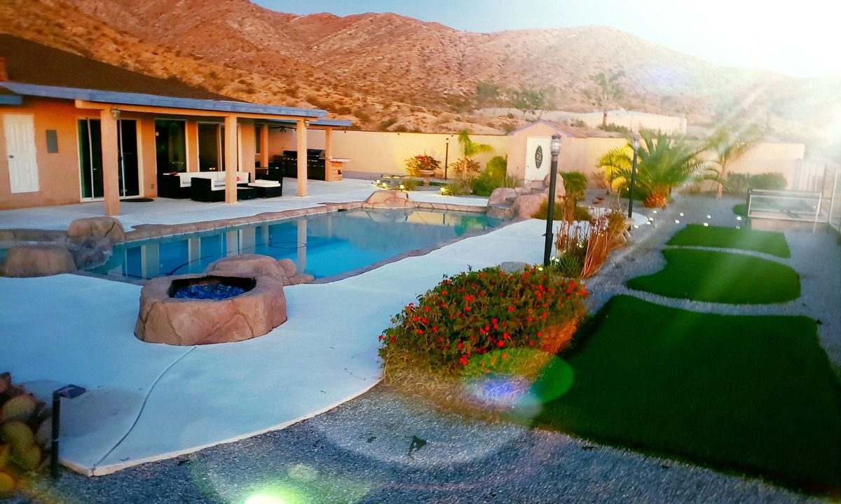 Desert Hot Springs House | ❤ Casa VERBENA ❤ City lights view, Mountain View