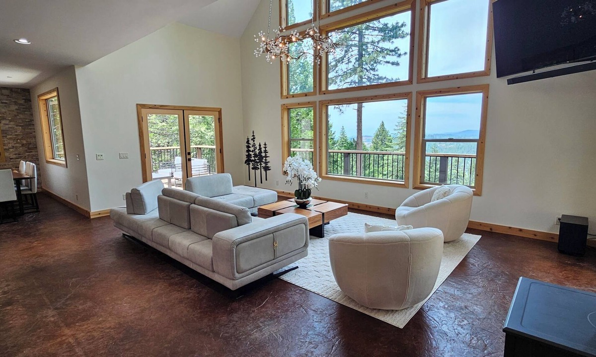 Mi-Wuk Village Cabin | Cedar Rock Cabin: 5 bedroom in Mi-Wuk Village