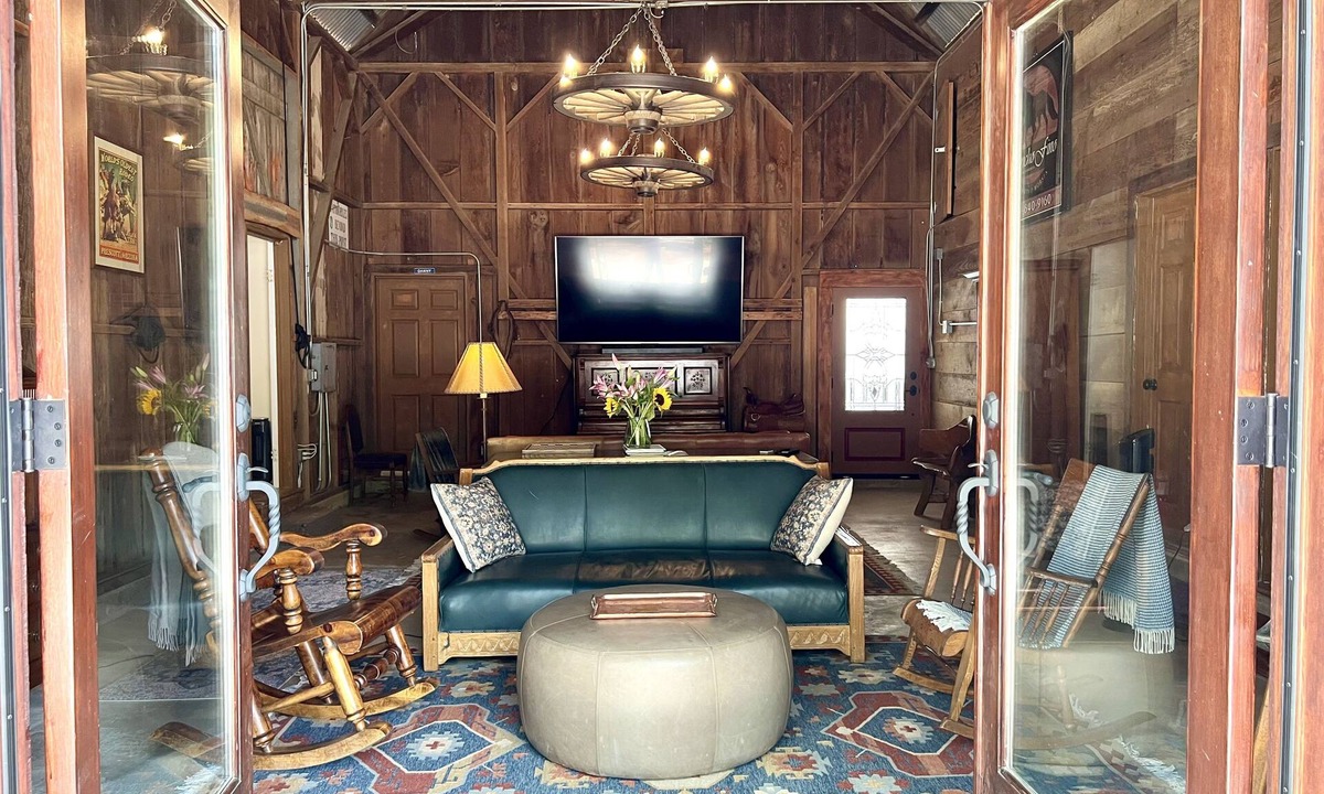 Ventura County House | Celebrate Summer on an authentic Ranch minutes from the Beach & Ojai