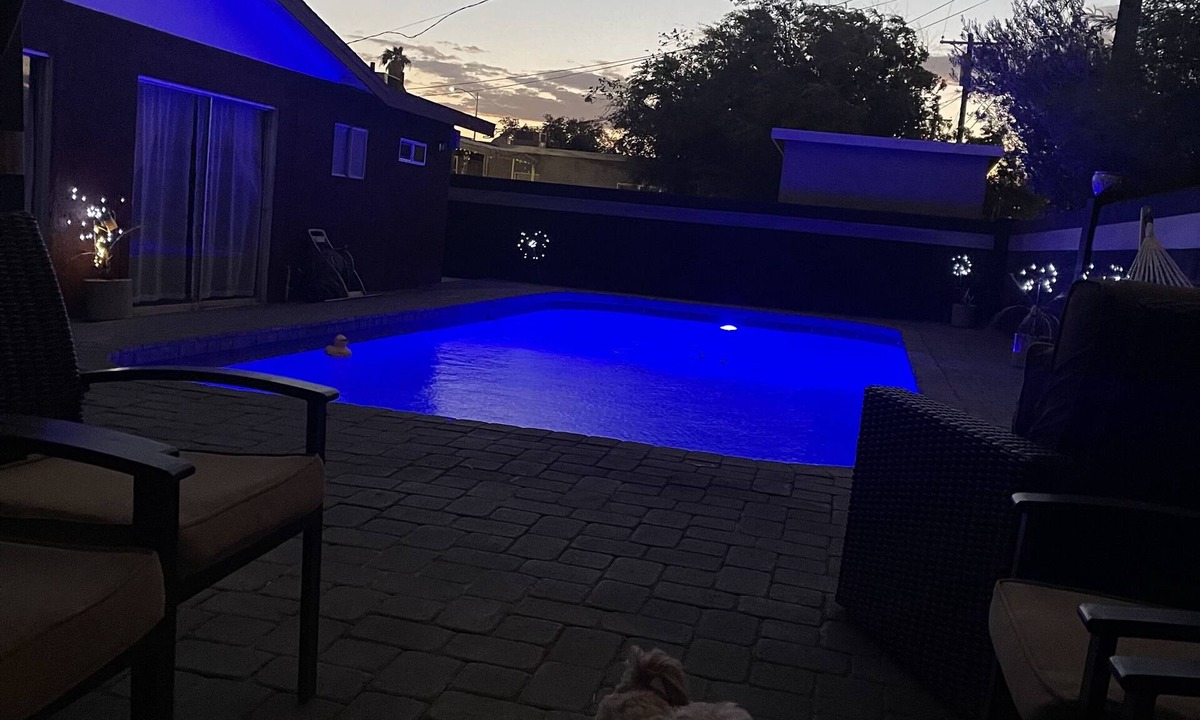 Downtown Las Vegas House | Central beautiful house with everything you need , Poll grele, Casita backyard.