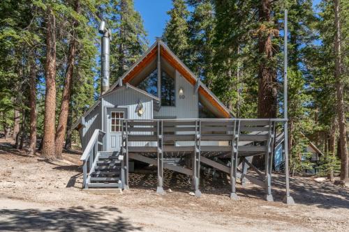 Mammoth Lakes Ski Chalet | Chalet 10 by Mammoth Mountain Chalets